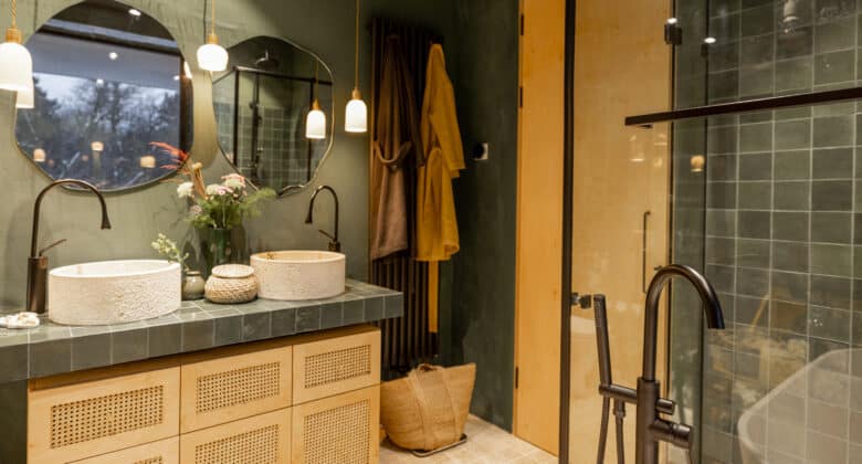 Bathroom renovation cost in Toronto with Dr. Pipe